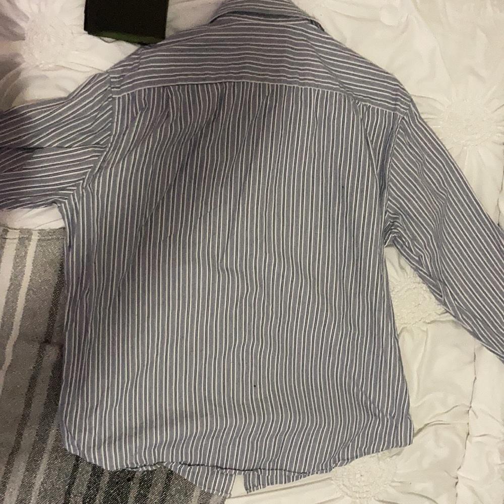 Button up - Picture 3 of 4